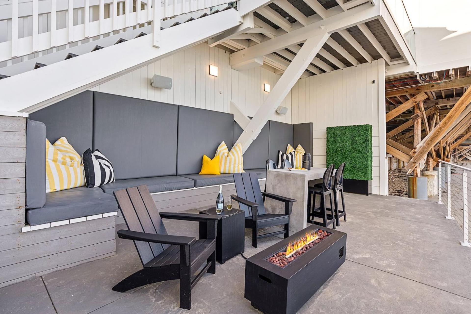 The Malibu 5 - No. 4 - Beachfront Studio W Pvt Balcony Parking Beach Access Apartment Exterior photo