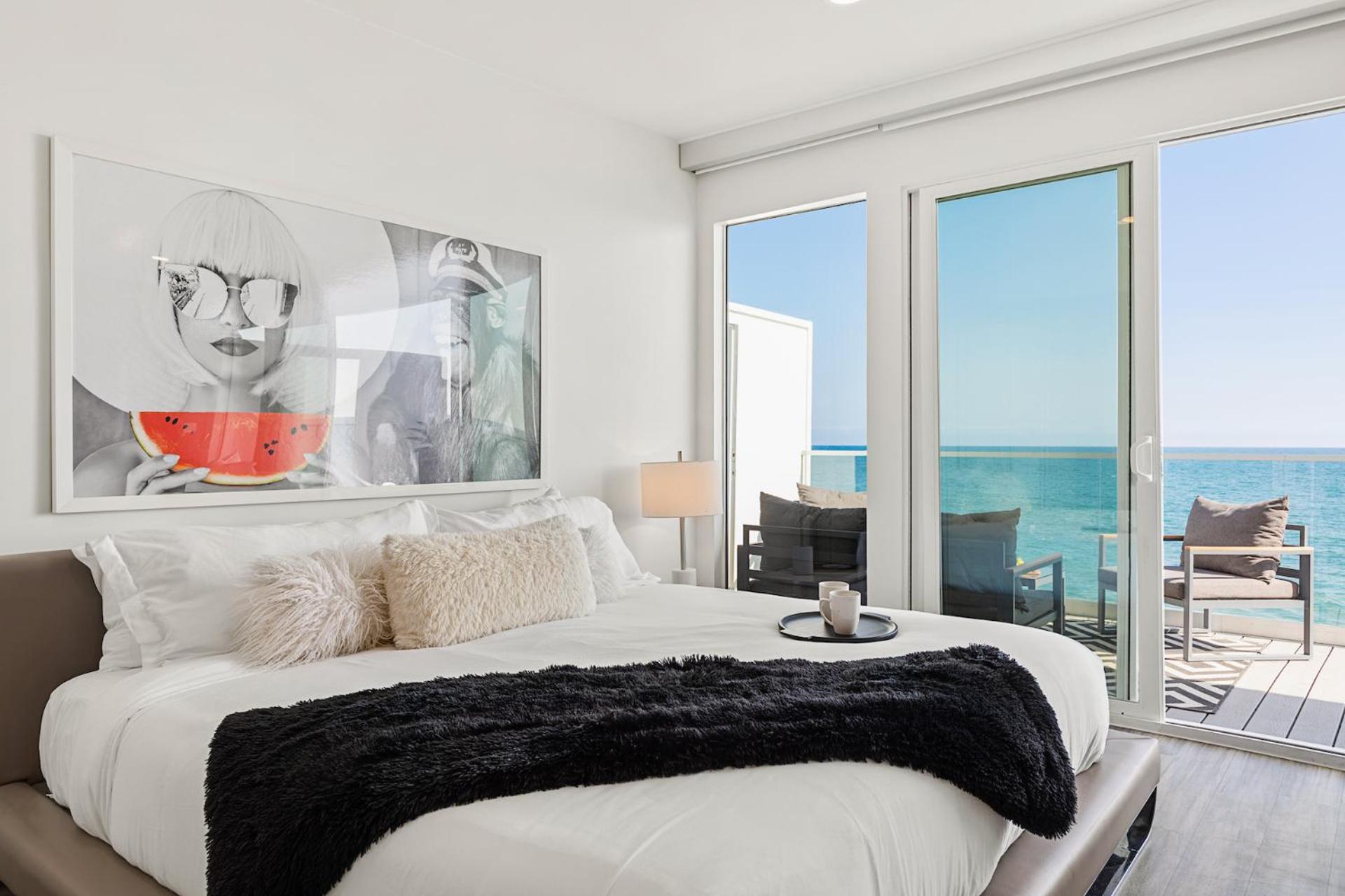 The Malibu 5 - No. 4 - Beachfront Studio W Pvt Balcony Parking Beach Access Apartment Exterior photo